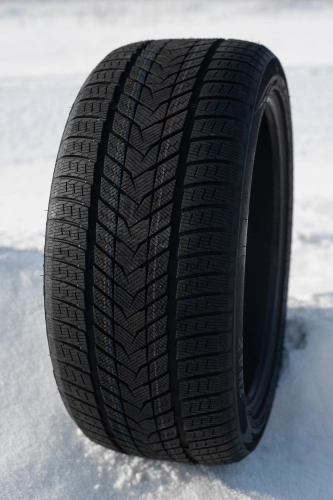 фото протектора и шины WINTERHAWKE II Шина ZMAX WINTERHAWKE II 285/50 R20 116H