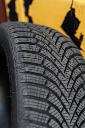 фото протектора и шины Ice Blazer Alpine+ Шина Sailun Ice Blazer Alpine+ 185/55 R16 87H